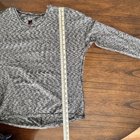 Lululemon Get Set long sleeve spaced out space dye open back unknown sz (8/10?) - Picture 10 of 12